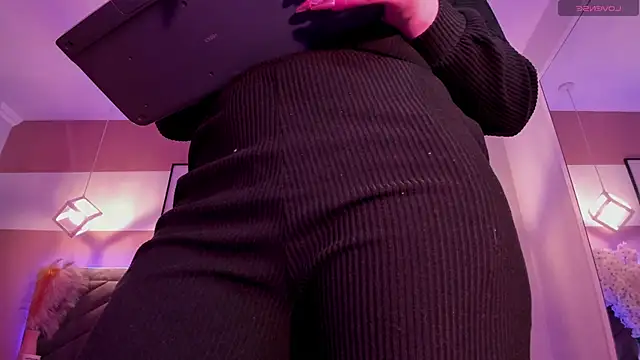 Megan mooree  online show from January 27, 12:58 pm