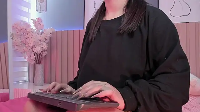 Megan mooree  online show from February 7, 3:41 pm