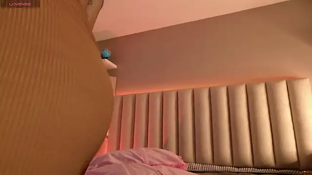 Megan mooree  online show from September 11, 12:16 pm