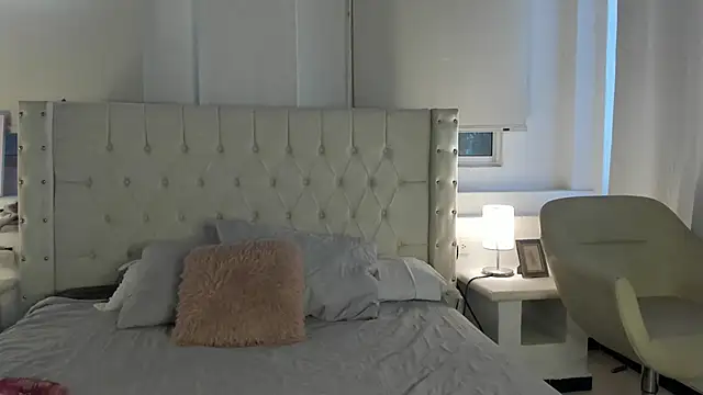 Gabycutee online show from January 19, 11:00 pm