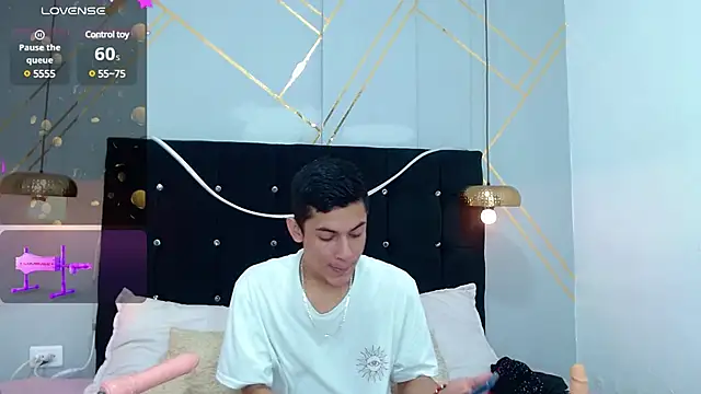 Snapshot of Oliver_king_sex chatting on January 7, 4:05 pm Oliver king sex online show from January 7, 4:05 pm