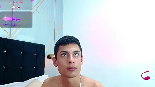 Snapshot of Oliver_king_sex chatting on February 4, 1:02 am Oliver king sex online show from February 4, 1:02 am