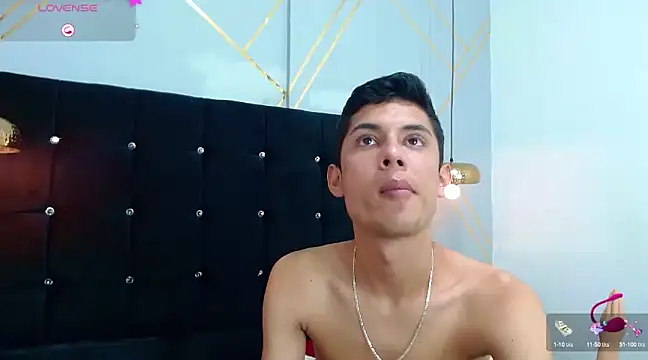 Snapshot of Oliver_king_sex chatting on February 8, 1:00 am Oliver king sex online show from February 8, 1:00 am