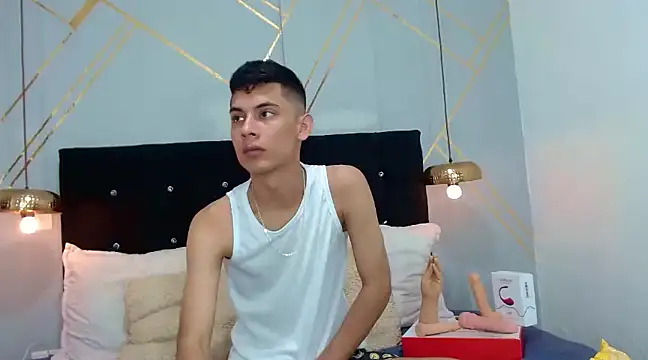 Snapshot of Oliver_king_sex chatting on February 12, 5:16 pm Oliver king sex online show from February 12, 5:16 pm
