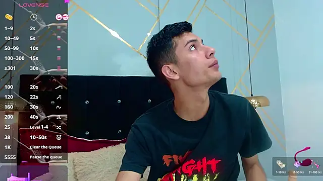 Snapshot of Oliver_king_sex chatting on February 22, 5:46 pm Oliver king sex online show from February 22, 5:46 pm