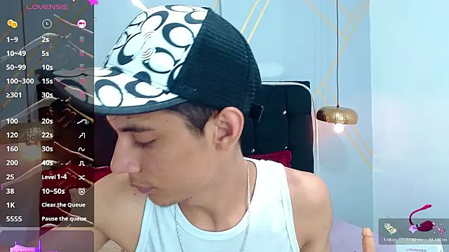 Snapshot of Oliver_king_sex chatting on March 8, 5:33 pm Oliver king sex online show from March 8, 5:33 pm
