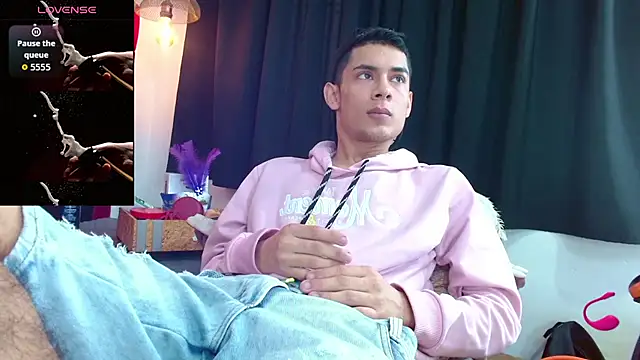 Snapshot of Oliver_king_sex chatting on September 23, 4:43 pm Oliver king sex online show from September 23, 4:43 pm