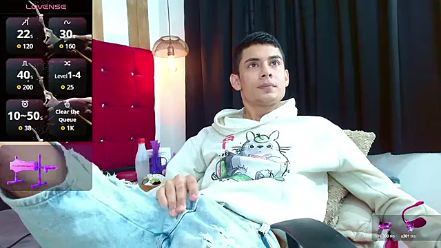 Snapshot of Oliver_king_sex chatting on October 16, 3:35 pm Oliver king sex online show from October 16, 3:35 pm