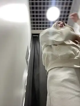 Holly Molii online show from December 19, 8:23 am