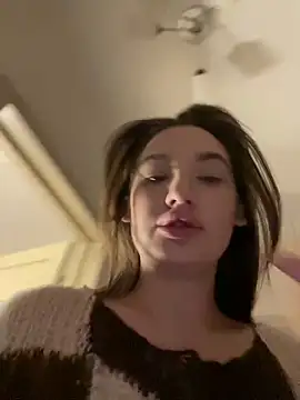 Holly Molii online show from February 9, 10:20 am