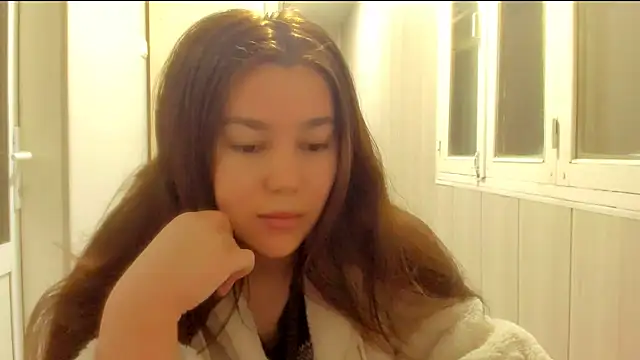 Snapshot of LunaXmii chatting on December 18, 1:11 am LunaXmii online show from December 18, 1:11 am