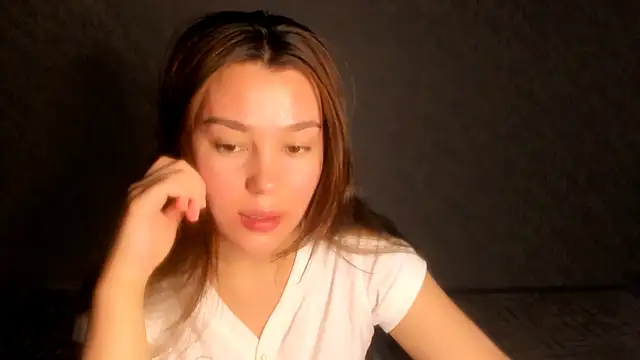 Snapshot of LunaXmii chatting on March 14, 8:03 pm LunaXmii online show from March 14, 8:03 pm