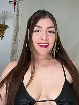 Snapshot of Emmy_flow chatting on January 6, 1:31 am Emmy flow online show from January 6, 1:31 am