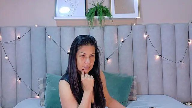 Snapshot of JaylaScott__ chatting on March 19, 11:47 am JaylaScott online show from March 19, 11:47 am