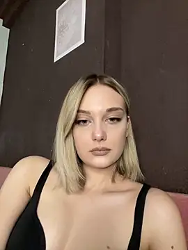 Snapshot of Alisa_Rise chatting on March 8, 12:11 am Alisa Rise online show from March 8, 12:11 am