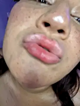 alexxaa96 online show from December 30, 2:42 am