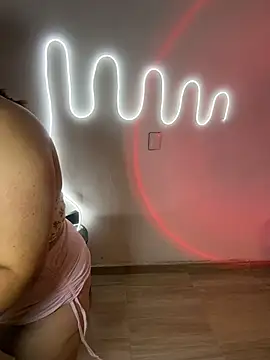 alexxaa96 online show from March 2, 3:09 am