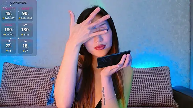 Min Jee  online show from January 7, 8:13 am