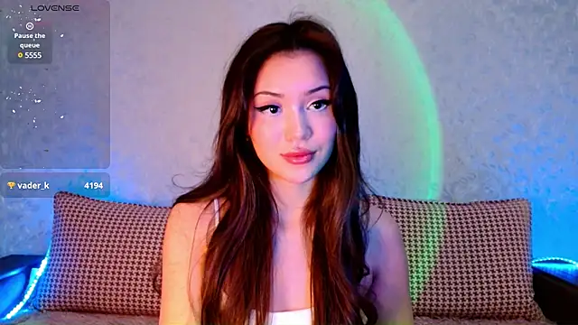 Min Jee  online show from February 19, 5:38 am