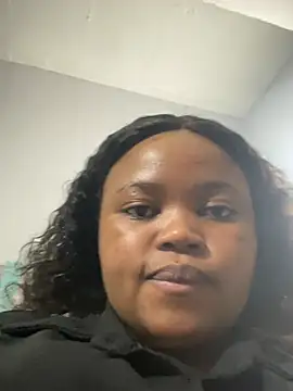 Curveysinaa online show from February 5, 7:20 pm