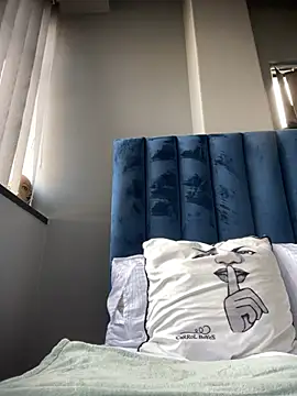 Curveysinaa online show from February 6, 5:35 am