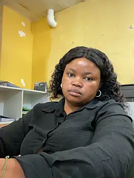 Curveysinaa online show from February 11, 8:15 am