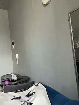 Snapshot of Curveysinaa chatting on February 16, 8:43 am Curveysinaa online show from February 16, 8:43 am