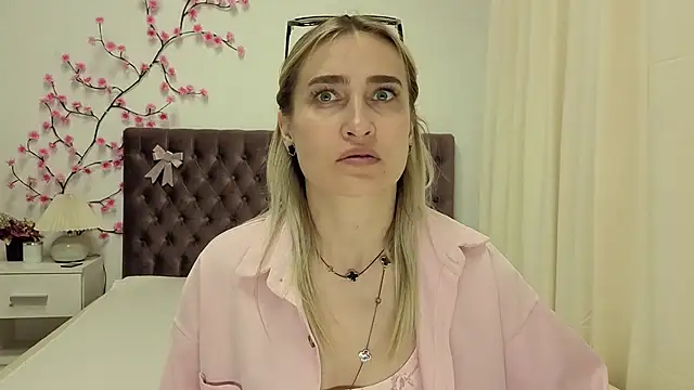 KateOwyns online show from June 1, 11:56 am