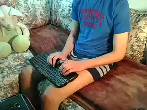 anwarlovemaroc online show from March 1, 8:31 pm