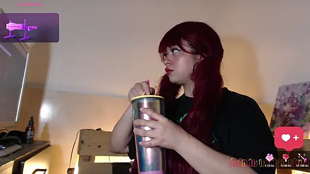 Snapshot of Bitsy_Messy chatting on November 19, 6:13 am Bitsy Messy online show from November 19, 6:13 am