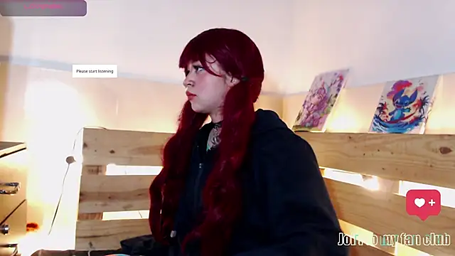 Snapshot of Bitsy_Messy chatting on November 26, 12:33 am Bitsy Messy online show from November 26, 12:33 am