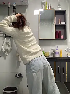 Snapshot of Aimeil chatting on April 1, 1:41 pm Aimeil online show from April 1, 1:41 pm