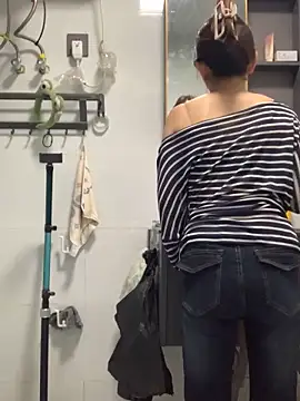 Snapshot of Aimeil chatting on April 5, 1:19 pm Aimeil online show from April 5, 1:19 pm