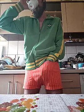 Snapshot of vulpe8400 chatting on December 22, 11:51 am vulpe8400 online show from December 22, 11:51 am