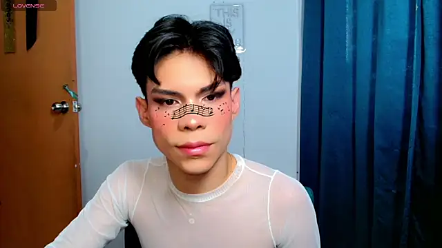 femboykeene online show from April 11, 10:25 pm
