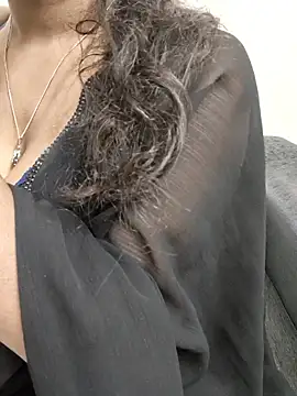 Snapshot of beby_girLL chatting on January 18, 7:56 am beby girLL online show from January 18, 7:56 am