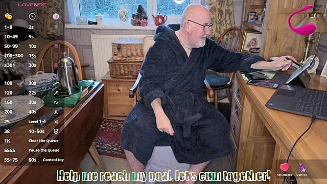 Adamdaddybear online show from January 7, 8:17 am