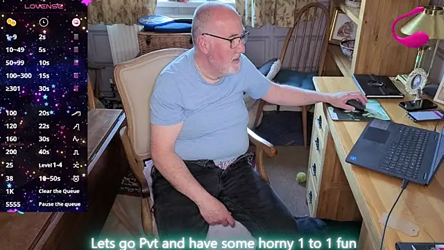 Adamdaddybear online show from May 24, 12:54 pm