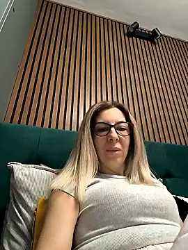 SukyGirl online show from January 27, 4:30 am