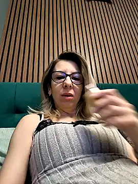 SukyGirl online show from February 6, 5:25 am