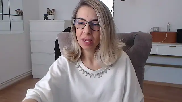 SukyGirl online show from February 11, 8:48 am