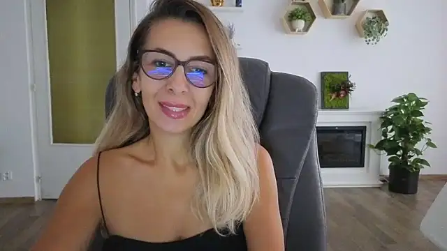 SukyGirl online show from September 17, 10:39 am