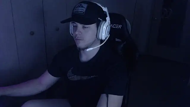 Snapshot of jtdaddy211997 chatting on October 5, 9:18 am jtdaddy211997 online show from October 5, 9:18 am