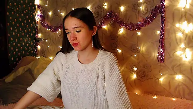 fluffy kitty  online show from March 5, 2:45 pm