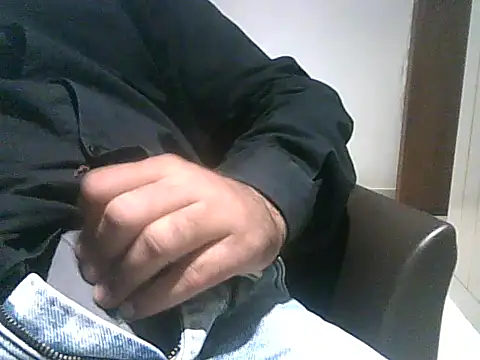 Snapshot of cryptoman1119 chatting on December 3, 11:52 am cryptoman1119 online show from December 3, 11:52 am