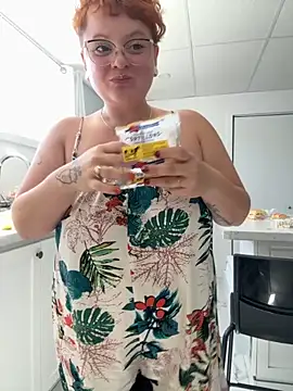 Sweetleeahxx online show from September 19, 4:07 pm