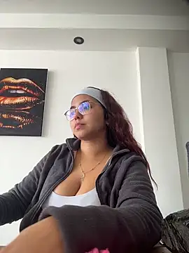 Miapeyton online show from November 18, 3:27 pm