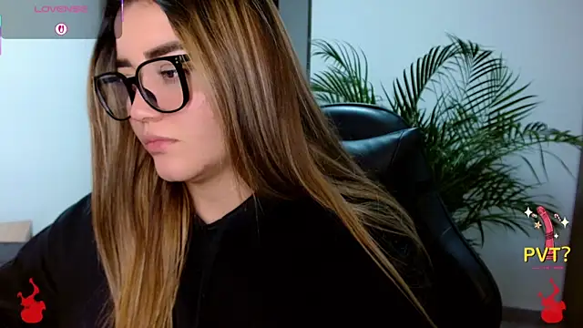 Snapshot of Lucia_star__ chatting on April 27, 11:58 pm Lucia star online show from April 27, 11:58 pm