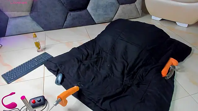 Latrellx7 online show from March 12, 3:12 am