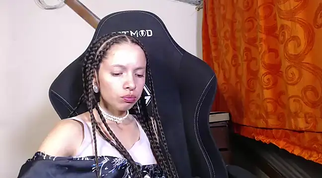 sweetdam12 online show from January 10, 11:18 pm